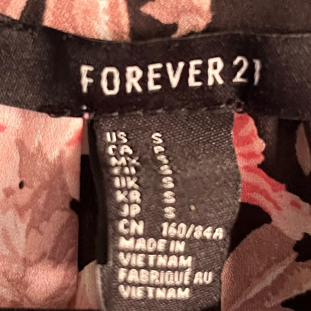 SELLING FOREVER 21 TOP FOR WOMEN SIZE SMALL COLOR FLORAL - Picture 5 of 13